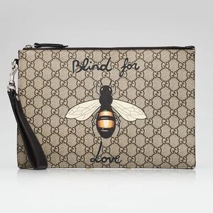 GUCCI GG Supreme Monogram Blind For Love Wristlet Pouch in Black O/S